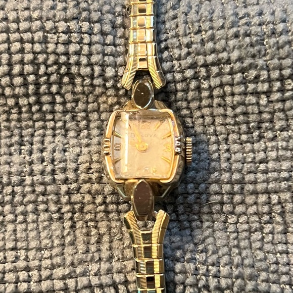 Vintage 1952 Bulova L2 manual winding ladies watch 10kt gold filled - Picture 1 of 8
